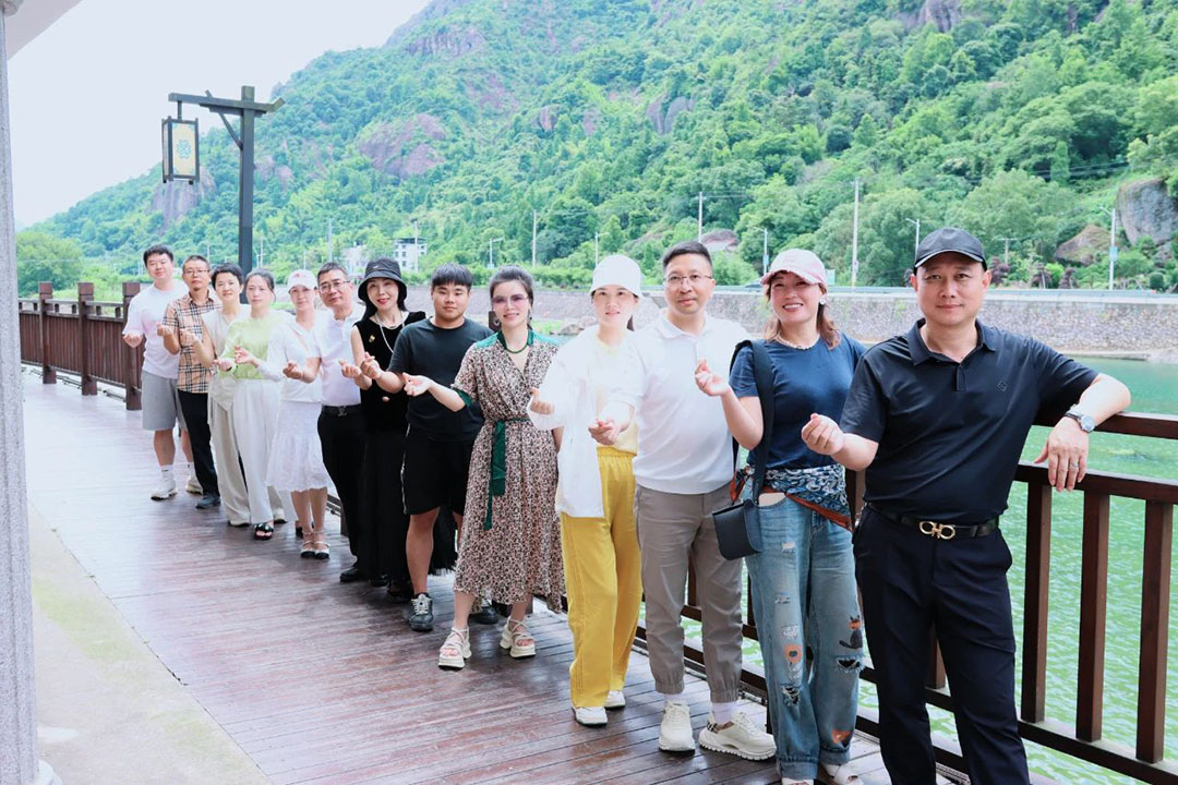 “激情夏日，踏浪仙溪”乐创会乐成一组开展主题团建活动